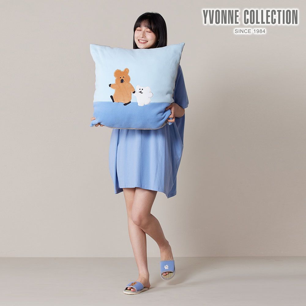 YVONNE COLLECTION DINOTAENG｜QUOKKA＆BOBO 方形抱枕 (60x60公分)-春日藍