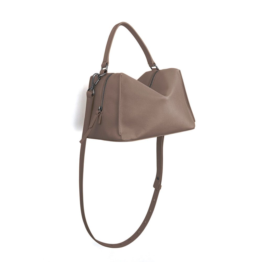 Darker Than Black Bags/ Mini Valley Cube Shoulder迷你方型軟包/枯橡棕