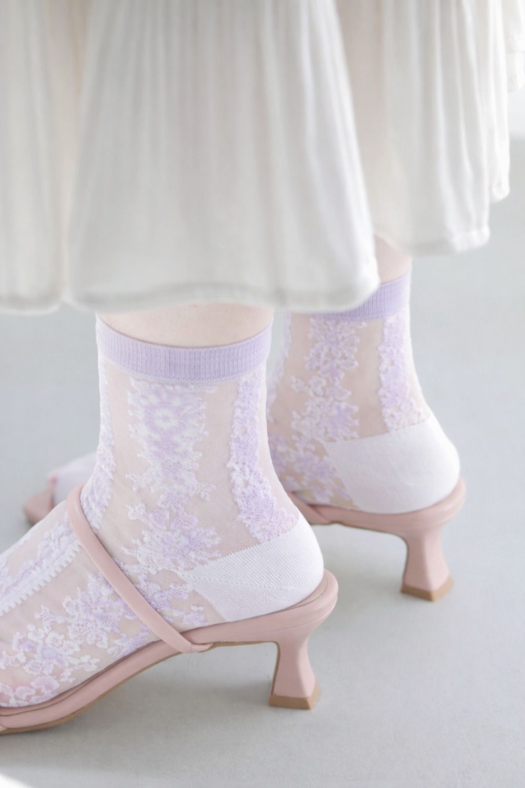日本 Tabio 透視垂直蕾絲中筒襪/ 91/ Ice Purple