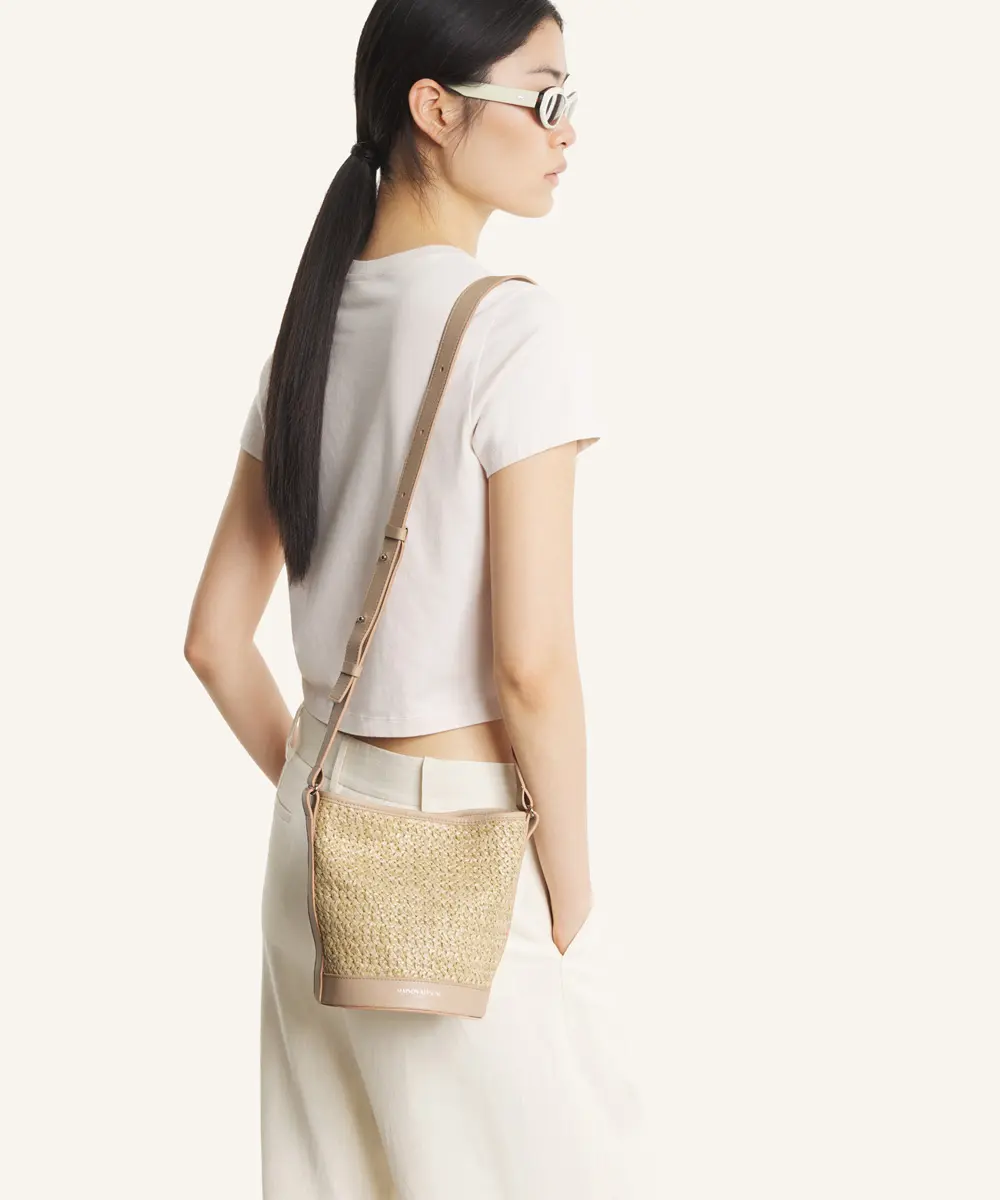 MAISON KITSUNÉ 漂木白拉菲草編織皮革水桶包