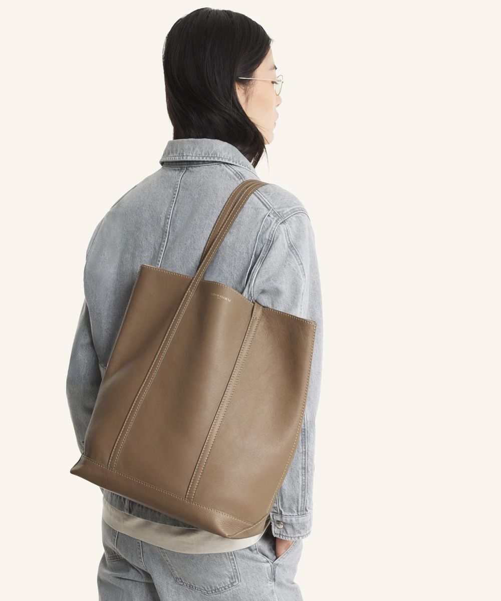 MAISON KITSUNÉ 灰褐色MK巴黎LOGO牛皮托特包
