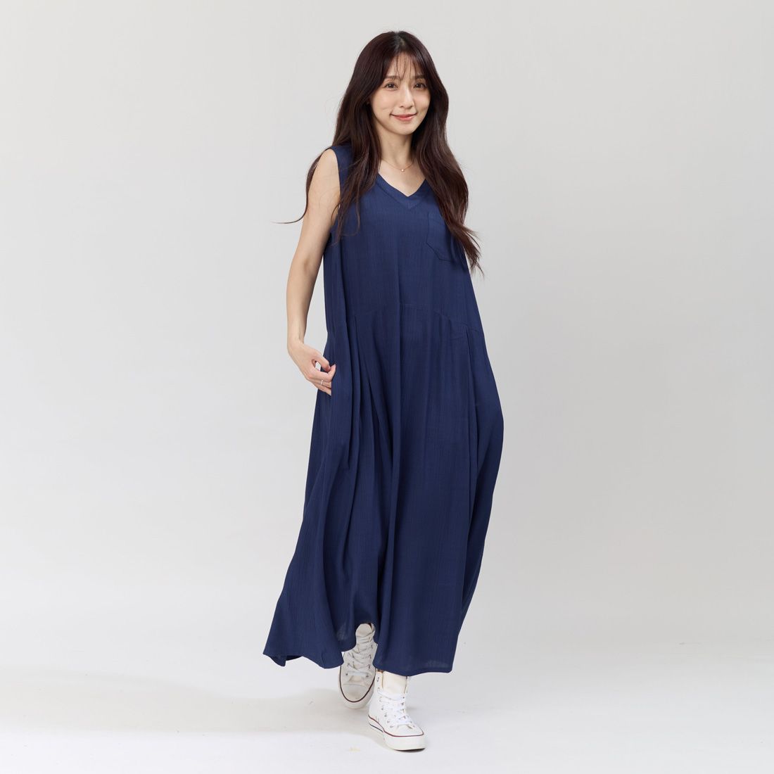 好我 so that's me V領簡約無袖夏日長洋裝/深藍 FREE SIZE