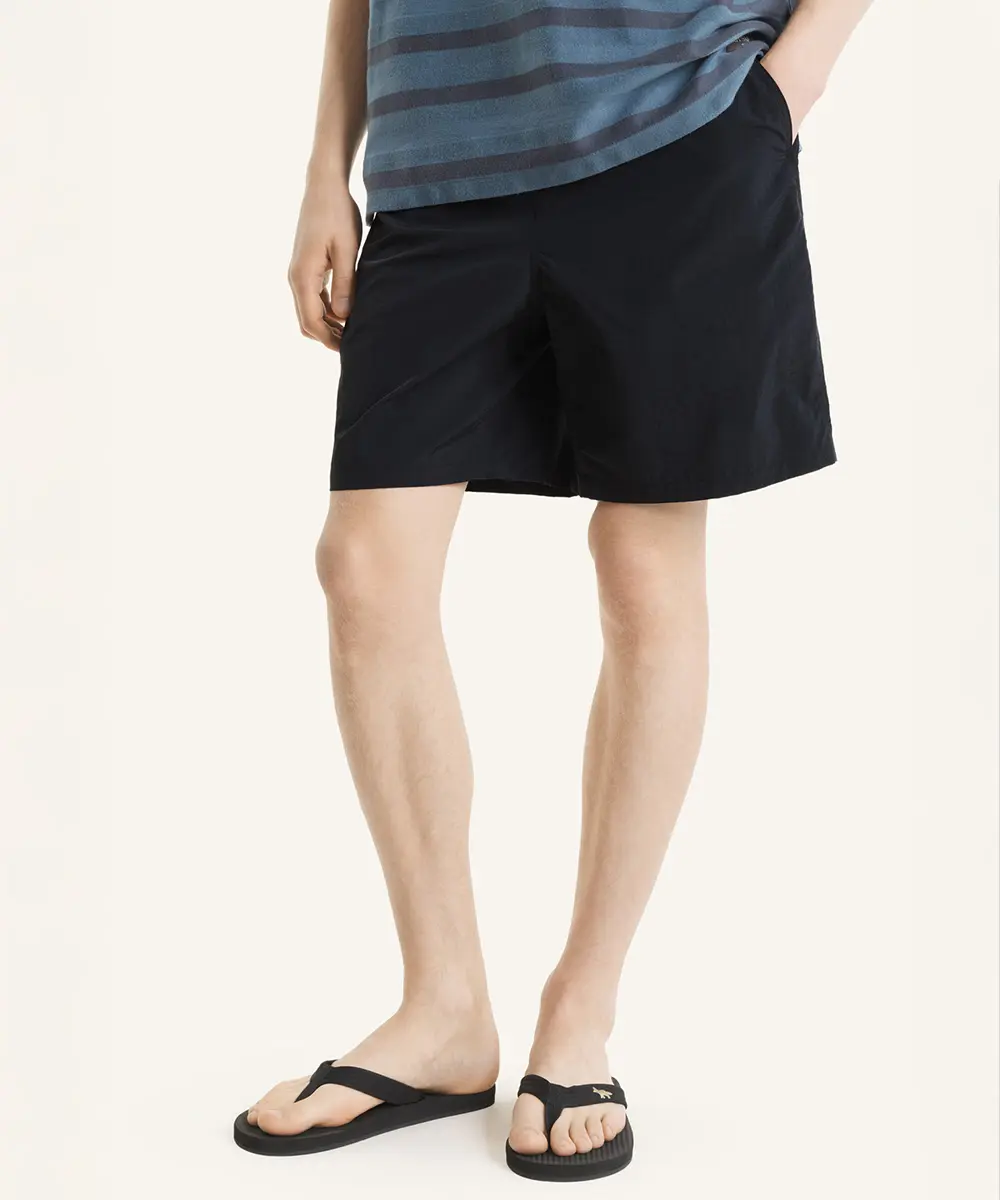 MAISON KITSUNÉ 石墨黑山林野營LOGO防潑水腰帶尼龍短褲/中性/男裝/ M