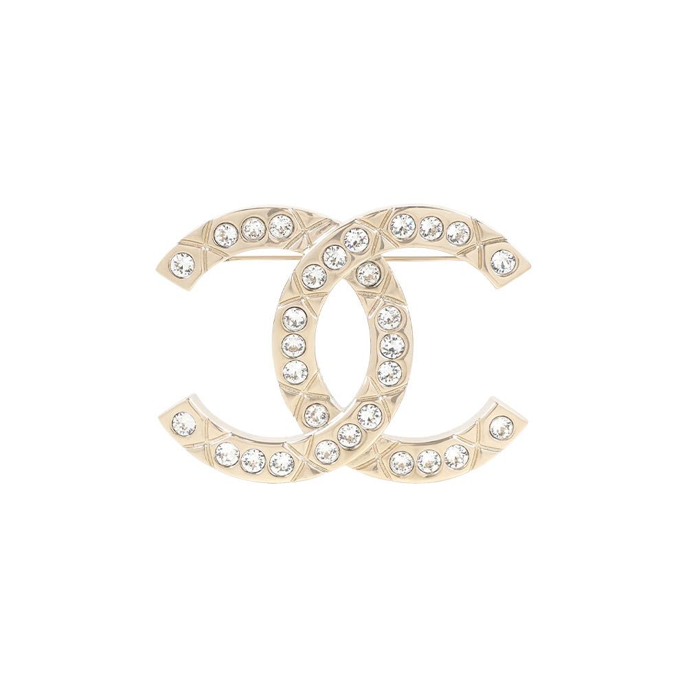 【CHANEL】CC Logo 菱格紋刻印及水鑽鑲飾胸針(金色)/ 平行輸入
