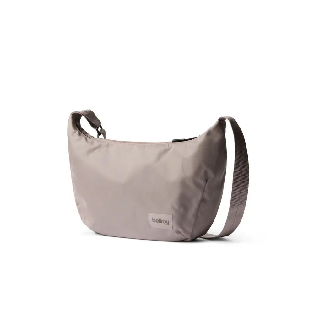 Bellroy Laneway Crescent Bag 2.5L 小型月亮包 側背包 斜背包 男包 女包 禮物 送禮 推薦(沙色)