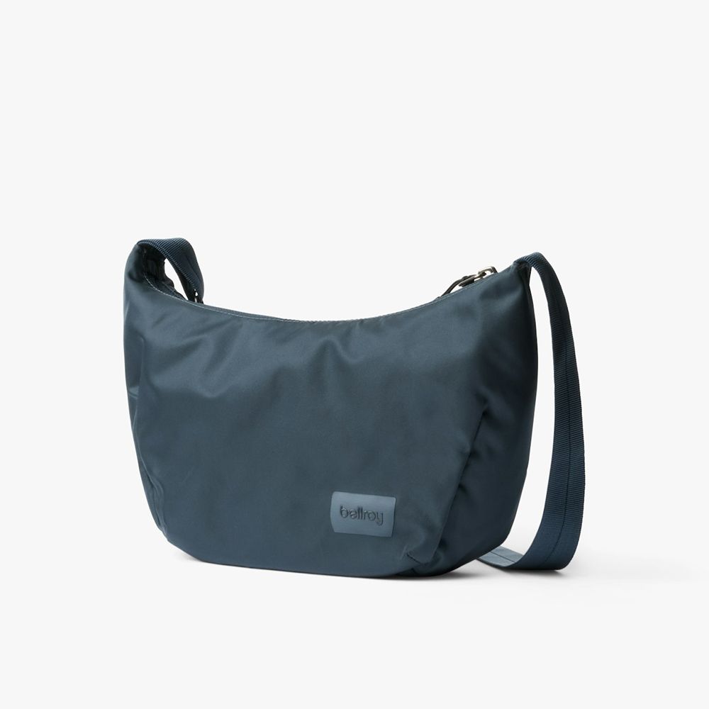 Bellroy Laneway Crescent Bag 2.5L 小型月亮包 側背包 斜背包 男包 女包 送禮 禮物 推薦(藍灰色)