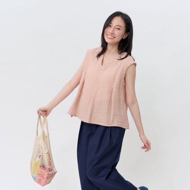 好我 so that's me Fran三重紗V領摺子無袖上衣/櫻花粉 FREE SIZE