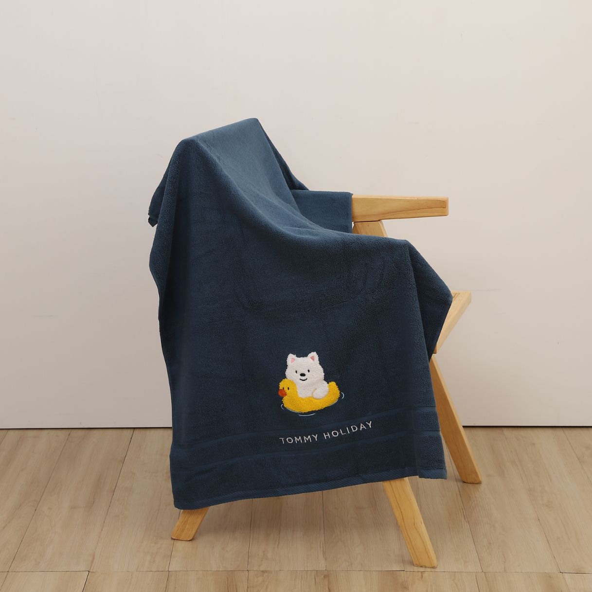【星紅織品】蓬鬆系列 - 品牌訂製款TOMMY小犬純棉浴巾-掛勾款/ 藍/ 70*140CM