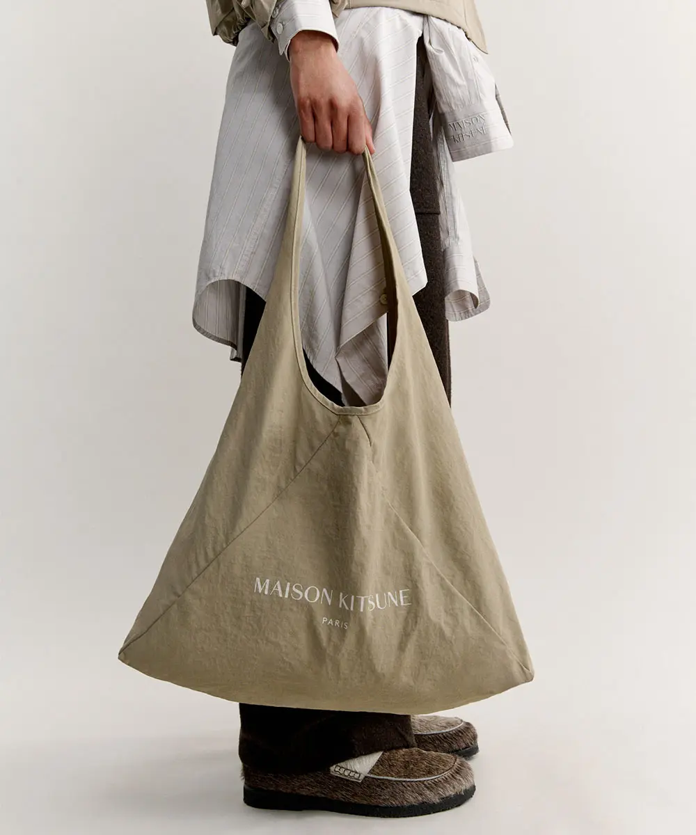 MAISON KITSUNÉ 蘑菇灰幾何前衛三角形托特包