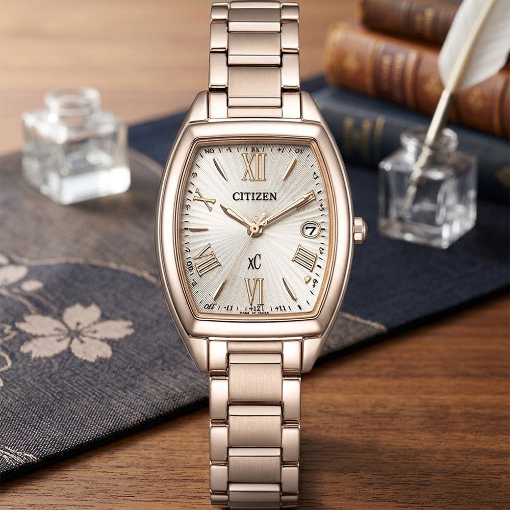 CITIZEN 星辰XC 優雅酒桶型光動能電波女錶 玫瑰金 送禮 推薦(ES9395-53A)