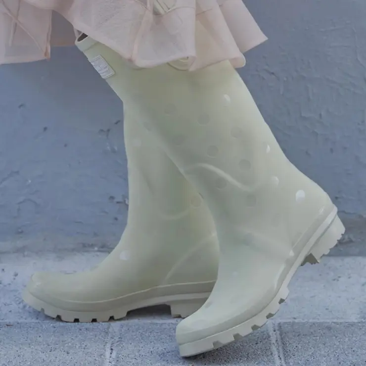 韓國 Rockfish Weatherwear [× ILLIT] ORIGINAL RAIN BOOTS SHORT DOT 聯名點點短筒雨靴 象牙白/ 預購 23.5-24 cm