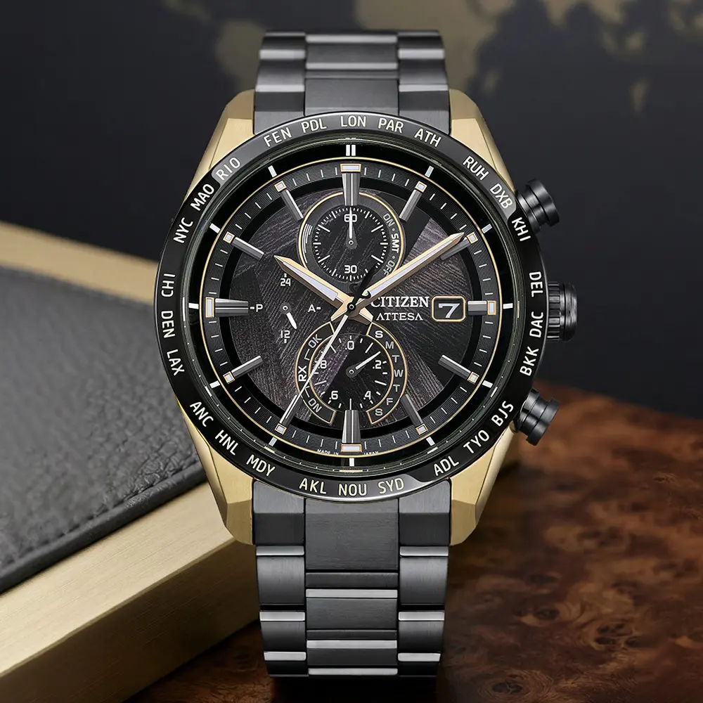 CITIZEN 星辰 LIGHT in BLACK 闇影之光 光動能50週年限量 鈦金屬電波萬年曆手錶 送禮(AT8384-58E)