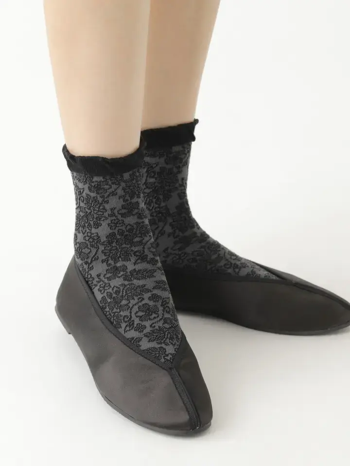 【日本Tabio】荷葉蕾絲中筒襪/ 12/ Black