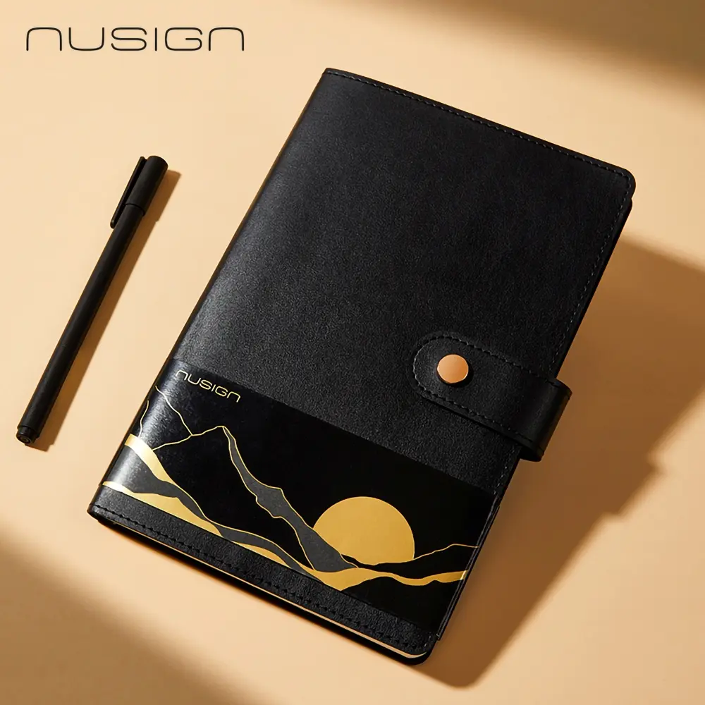 得力Deli NUSIGN金扣皮面筆記本/ ENS299-G/ A5/ 120張/ 日耀金山黑