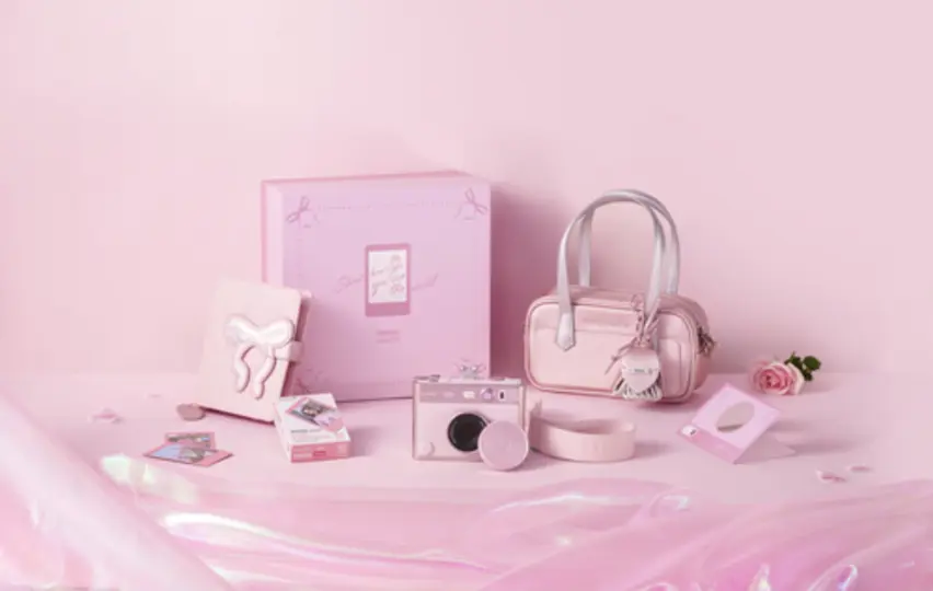 FUJIFILM