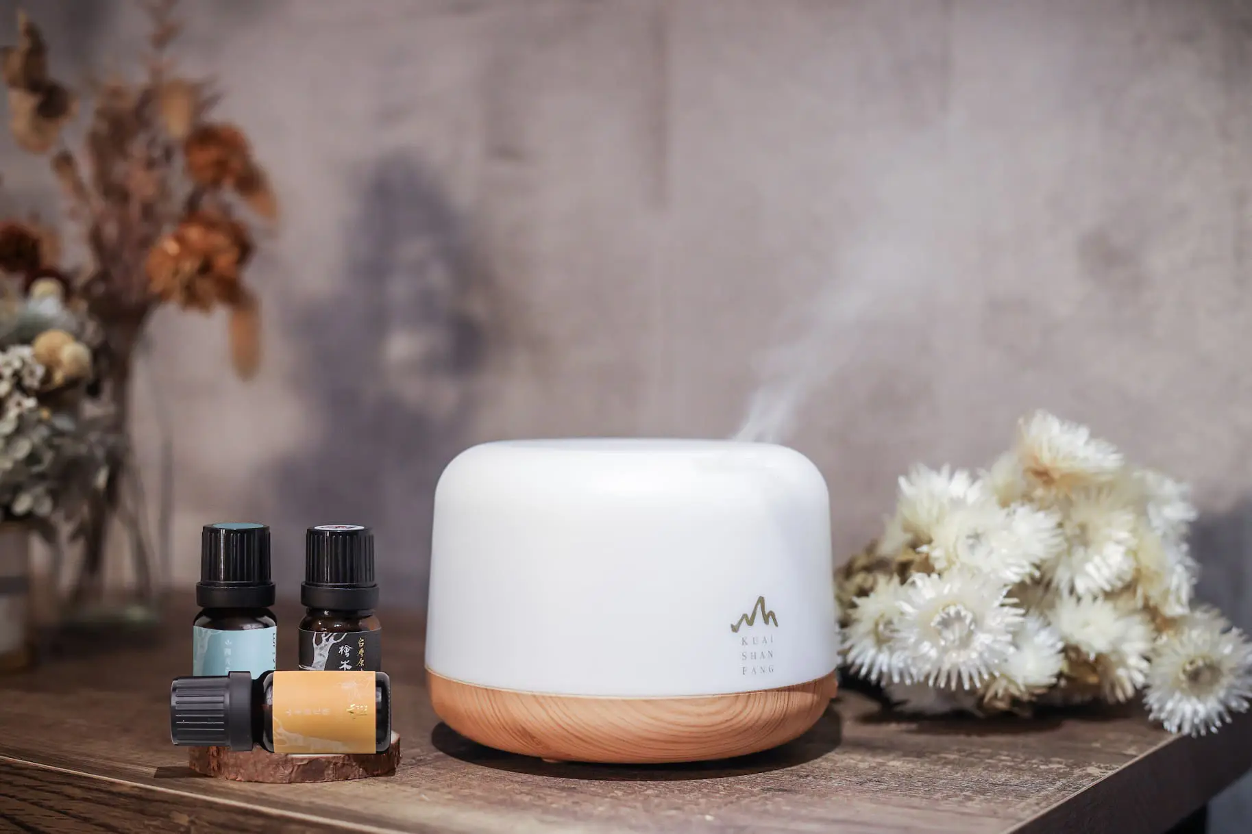 檜山坊超音波香氛水氧機/ 木紋款/ 附原生檜木精油/ 10ml滴瓶